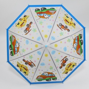 Kinderregenschirm mit Cartoon-Druck weiß mit blauen Borten und weißem Hintergrund