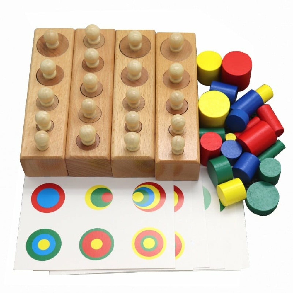 Lernspielzeug aus Holz aus Holz mit farbigen Teilen