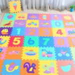 Mehrfarbiger Puzzleteppich aus Schaumstoff für Kinder