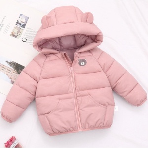 Weiche und warme Kapuzenjacke für Kinder mit Bärenmotiv auf rosa Jacke mit Ohren in der Kapuze