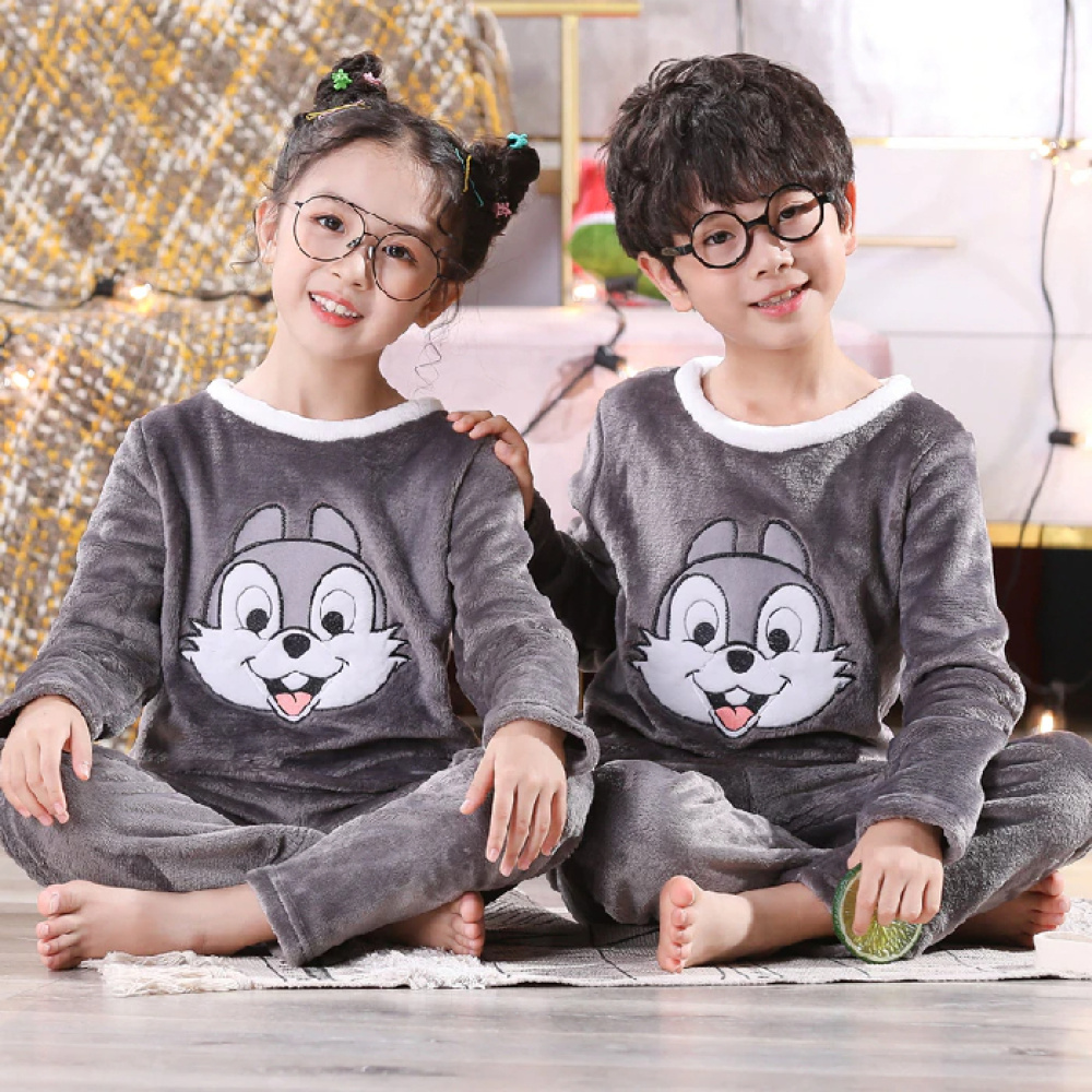 Fleece-Pyjama aus Molton für Kinder mit Hasenmotiv in grau und weiß vorne