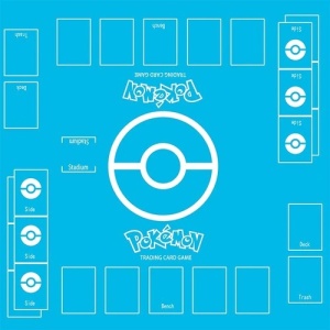 Pokemon Kartenspielteppich hellblau
