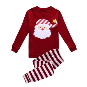 Weihnachtspyjama aus Baumwolle Weihnachtsmann für Kinder mit einem weißen Hintergrund