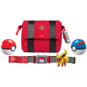Gürtel mit einer Pokémon-Tasche mit PokéBall-Set und Figuren mit weißem Hintergrund