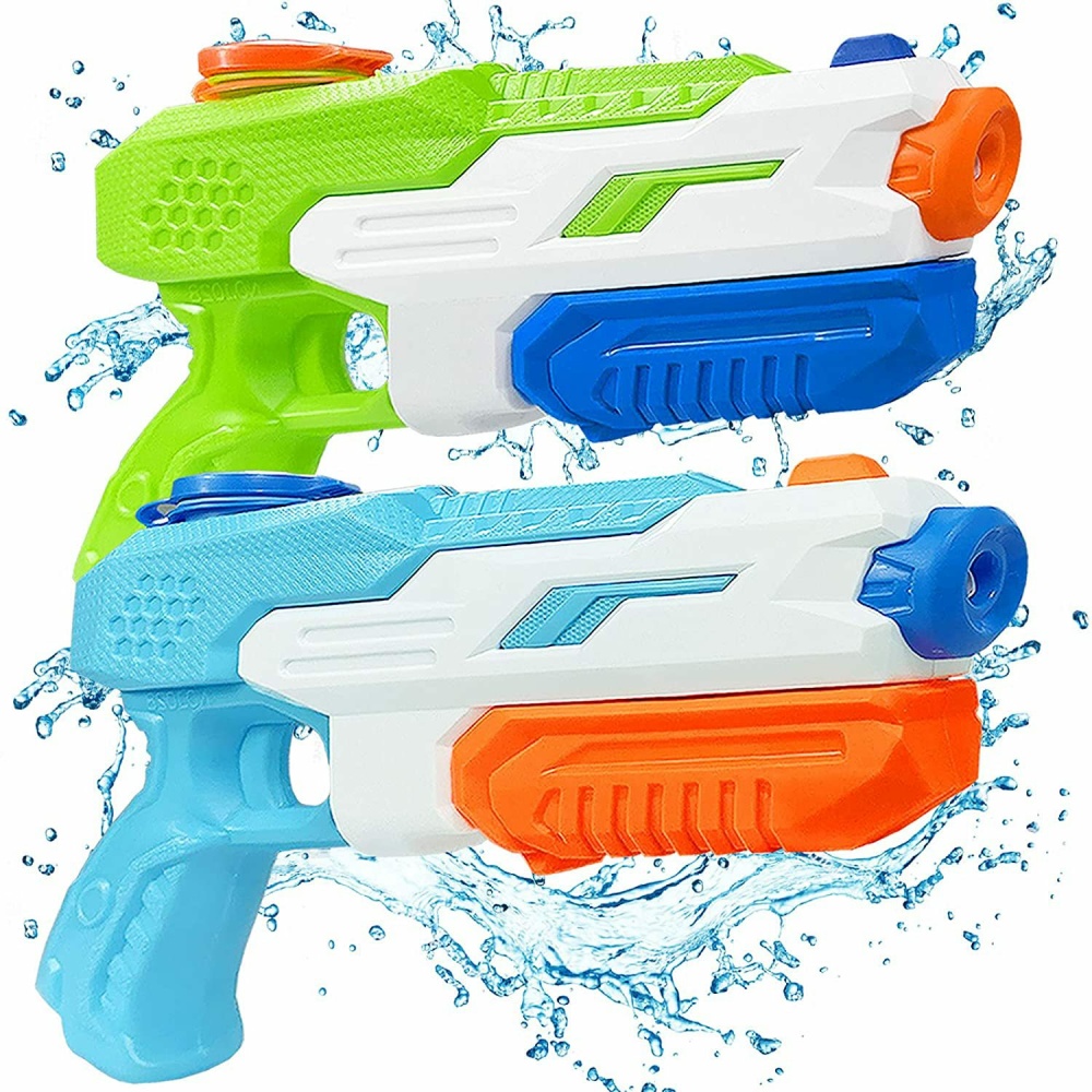 Wasserpistole mehrere Farben für Kinder ein grünes und ein blaues mit einem weißen Hintergrund