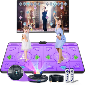 Tanzteppich mit zwei drahtlosen Joysticks für Kinder mit weißem Hintergrund
