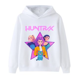 Kinder-Sweatshirt K-pop Demon Hunters Huntrix weiß mit Kapuze. Das Motiv stellt die drei Sängerinnen vor einem Stern dar und das Wort "HUNTRIX" in rosa Großbuchstaben darüber. Auf weißem Hintergrund.